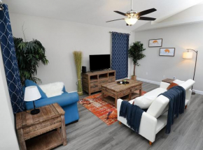 Beautiful and Stylish 3BR 2BA House in Gated Community by CozySuites, Panama City Beach